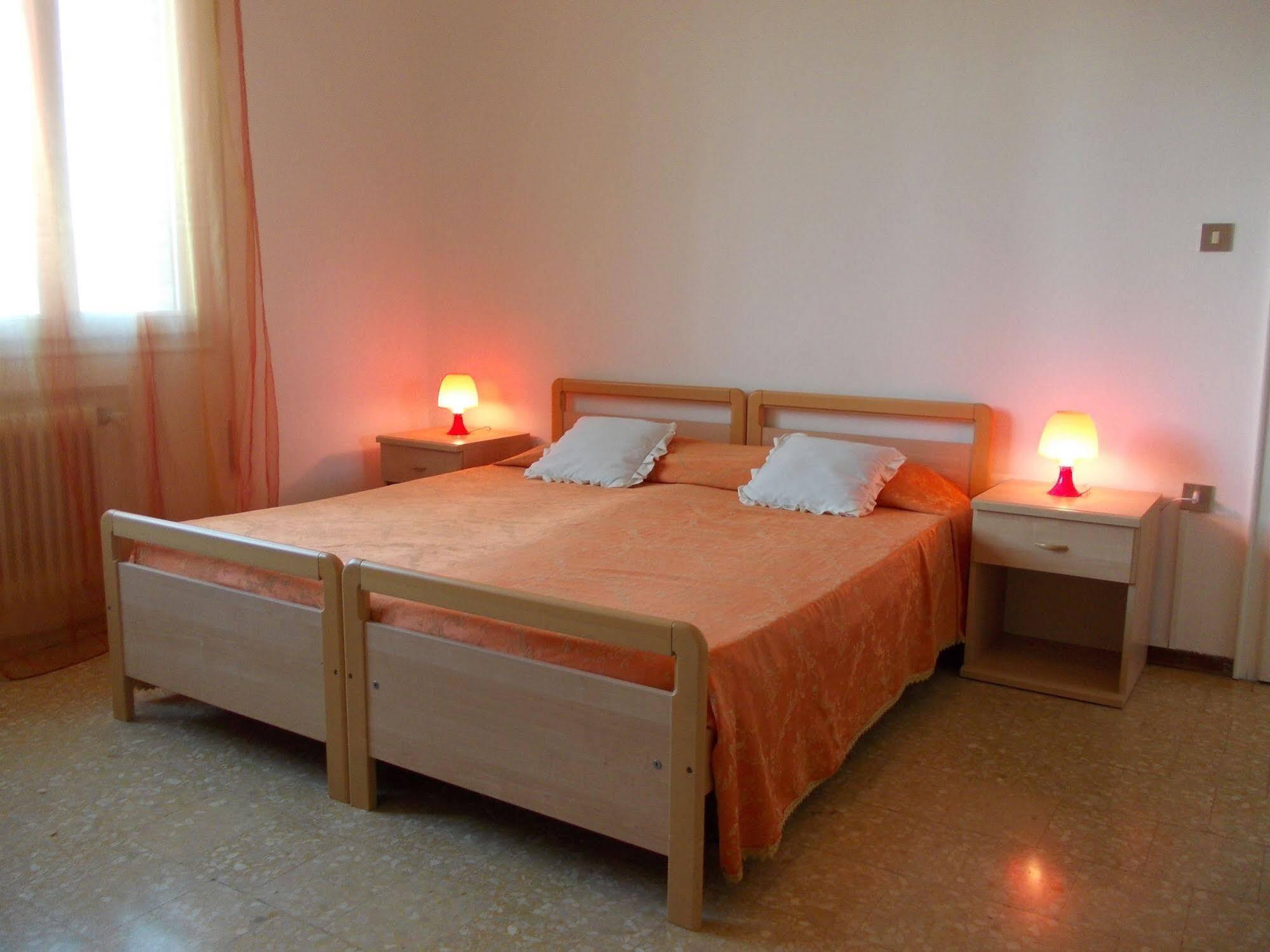 Travellers Lodge Bed & Rooms Treviso Exterior photo